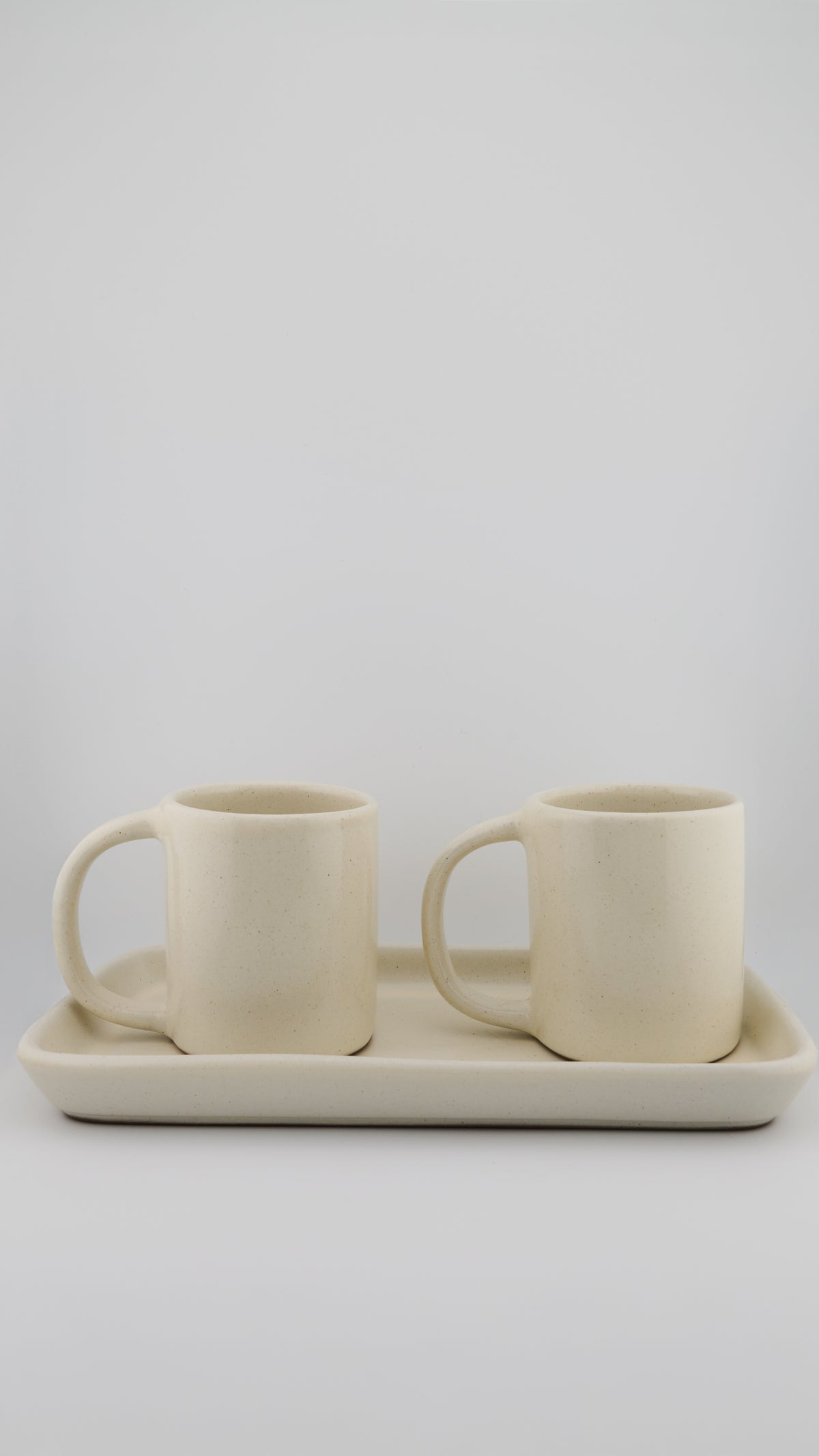 SET 02 – TAZAS Y CHAROLA LECHE - By Saudara